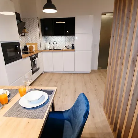 King Street Center Apartment *