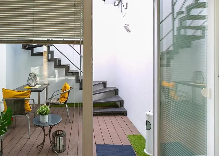 King Street Center Apartment *