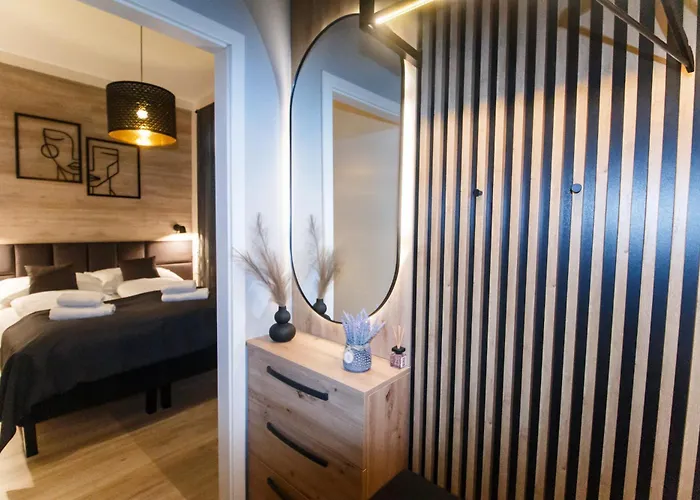 King Street Center Apartment *
